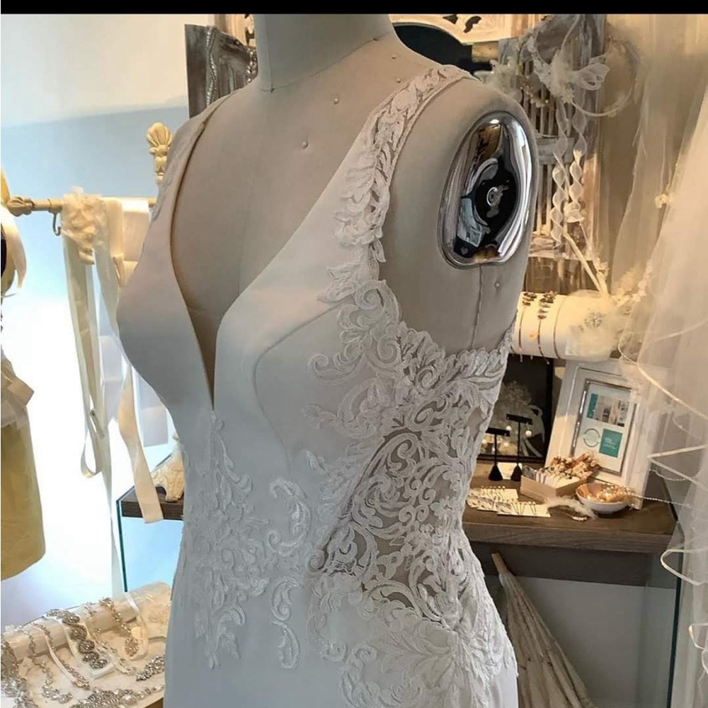 Essence of Australia Wedding Gown